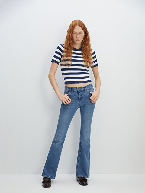 LCW Jeans მარსი ფლეარი ქალებისთვის ჯინსი - W4KC25Z8-507