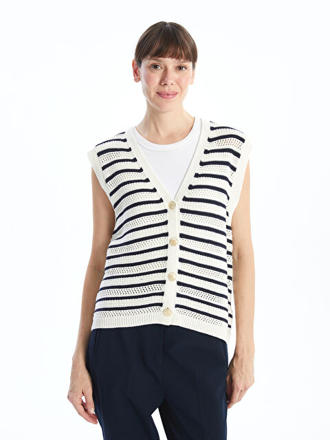 LCWAIKIKI Basic V Yaka Çizgili Kadın Triko Süveter - W4KN02Z8-LFC