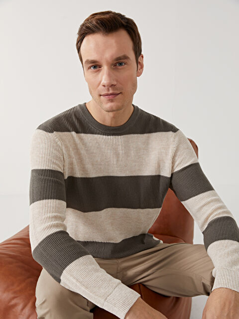 LCWAIKIKI Classic Bisiklet Yaka Uzun Kollu Renk Bloklu Erkek Triko Kazak - W4KO92Z8-D2Y