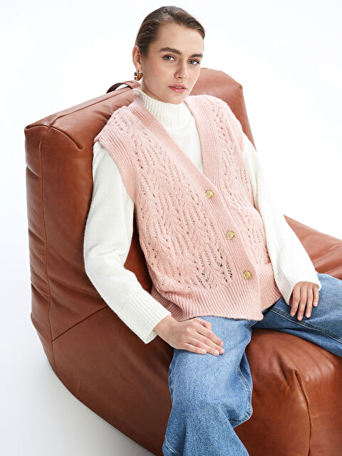 LCWAIKIKI Basic V Yaka Kendinden Desenli Kadın Triko Yelek - W4KS01Z8-CUK