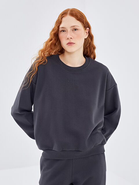 LC WAIKIKI Bisiklet Yaka Nakışlı Kadın Kalın Sweatshirt - W4KY07Z8-CWN