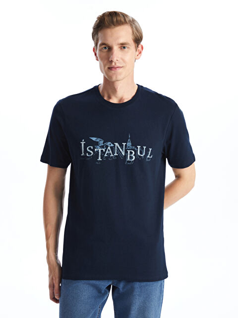 LCWAIKIKI Classic Bisiklet Yaka Kısa Kollu İstanbul Baskılı Penye Erkek Tişört - W4L155Z8-DWP