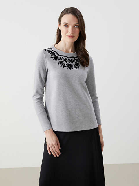 LCW Grace Bisiklet Yaka Çiçekli Kadın Tişört - W4L215Z8-LAL