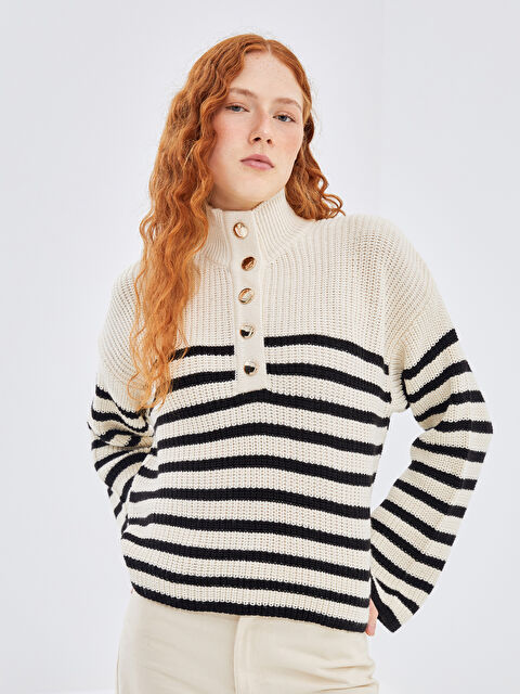 LC WAIKIKI Yarım Balıkçı Yaka Çizgili Oversize Kadın Triko Kazak - W4LA14Z8-ELZ