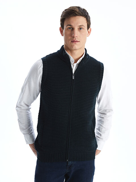 LCWAIKIKI Classic Standart Kalıp Dik Yaka Erkek Triko Yelek - W4LI87Z8-EL0