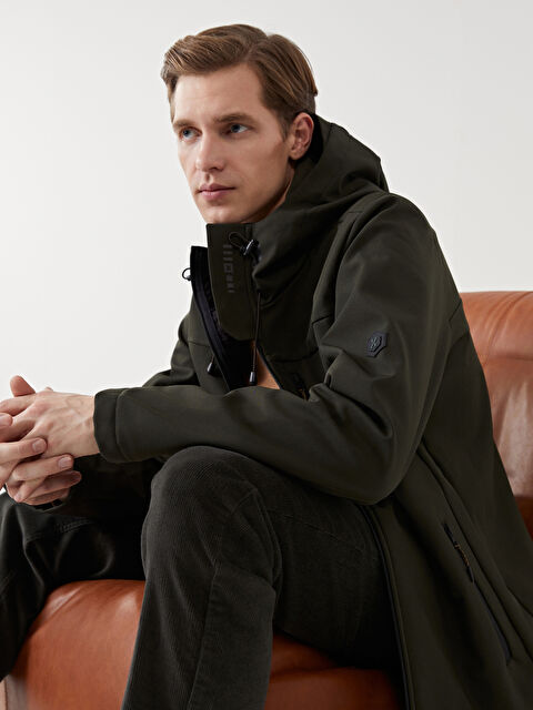 LCWAIKIKI Classic Standart Kalıp Kapüşonlu Erkek Mont - W4LS55Z8-HDL