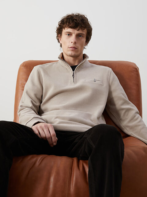 LCWAIKIKI Classic Dik Yaka Erkek Sweatshirt - W4M012Z8-ZAB