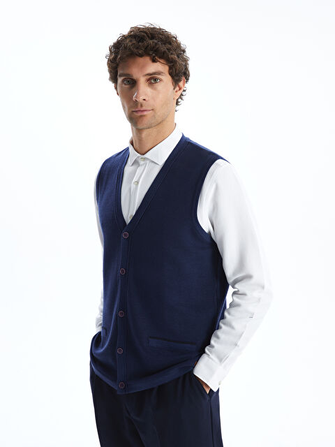 LCWAIKIKI Classic Standart Kalıp V Yaka Erkek Triko Yelek - W4M605Z8-YDB