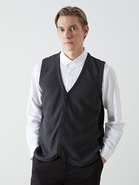 LCWAIKIKI Classic Standart Kalıp V Yaka Erkek Triko Yelek - W4M606Z8-CVL