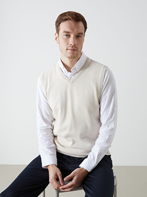 LCWAIKIKI Classic Standart Kalıp V Yaka Erkek Triko Süveter - W4M691Z8-F0B