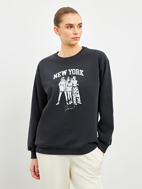 LCW Vision كنزة رياضية مطبوعة نيويورك للسيدات - W4M848Z8-DC4