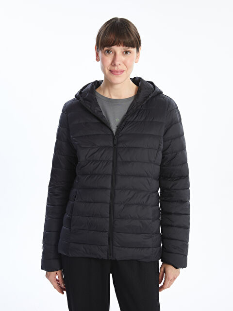 LCWAIKIKI Classic Kapüşonlu Kadın Şişme Mont - S50197Z8-CVL