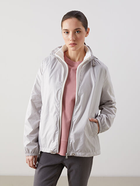 LCWAIKIKI Classic Kapüşonlu Kadın Yağmurluk - S50238Z8-G4K