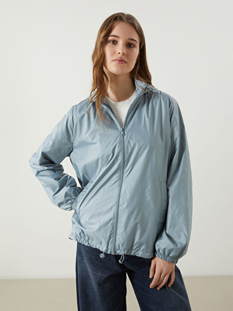 LCWAIKIKI Classic Kapüşonlu Kadın Yağmurluk - S50238Z8-GCB