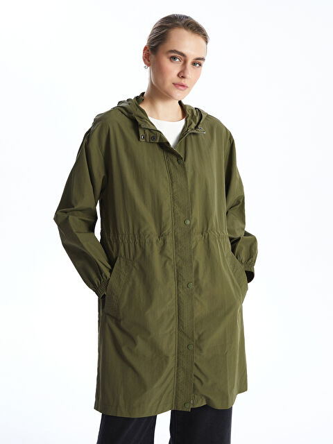 LCWAIKIKI Classic Kapüşonlu Kadın Yağmurluk - S50240Z8-HDQ
