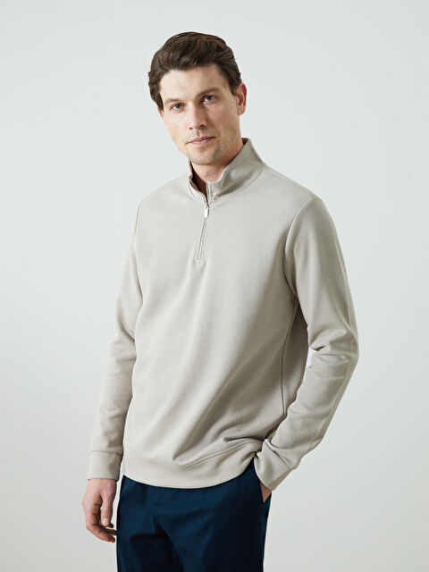 LCWAIKIKI Classic Dik Yaka Erkek Sweatshirt - S50536Z8-SJJ
