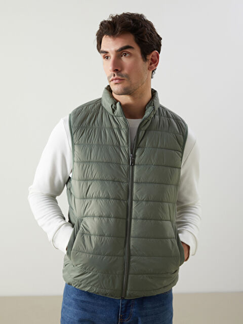 LCWAIKIKI Classic Standart Kalıp Dik Yaka Erkek Şişme Yelek - S50782Z8-CRN