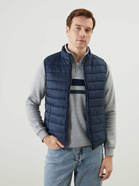 LCWAIKIKI Classic Standart Kalıp Dik Yaka Erkek Şişme Yelek - S50782Z8-RFD