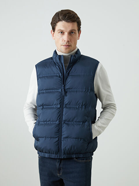 LCWAIKIKI Classic Standard Fit Funnel Neck Men's Puffer Gilet - S50908Z8-YMZ