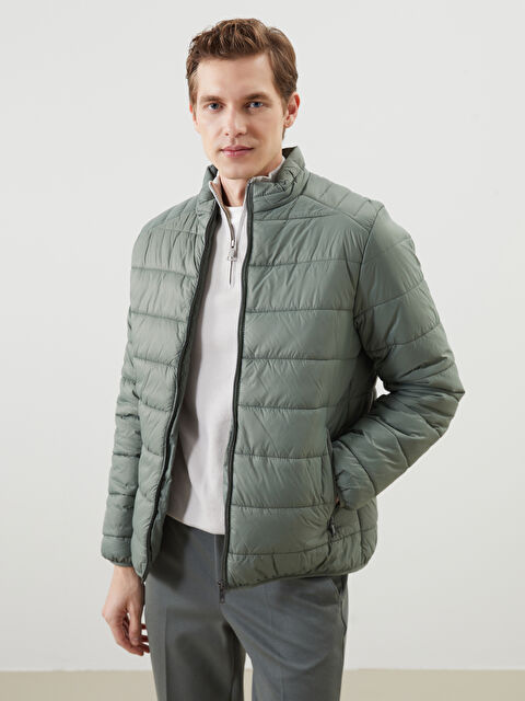 LCWAIKIKI Classic Standart Kalıp Dik Yaka Erkek Şişme Mont - S50912Z8-YQK