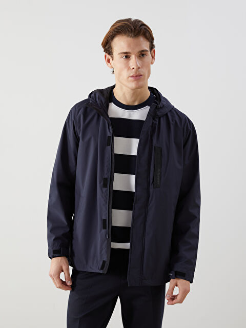 LCWAIKIKI Classic Standart Kalıp Kapüşonlu Erkek Mont - S52517Z8-RFD