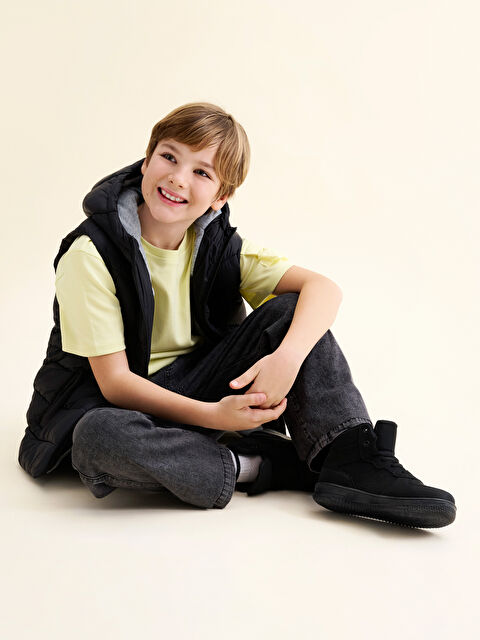 LCW Kids Kapüşonlu Erkek Çocuk Şişme Yelek - S52633Z4-CVL