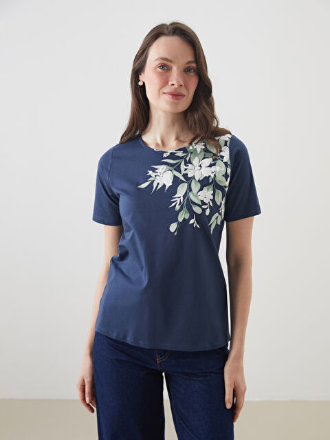 LCW Grace Футболка с цветочным принтом и круглым вырезом. - S53091Z8-R48