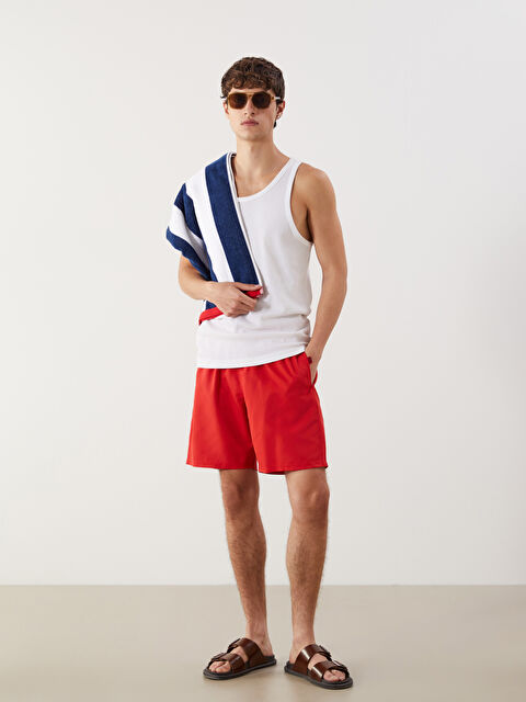 LCWAIKIKI Classic Diz Hizası Boy Basic Erkek Deniz Şortu - S54274Z8-YZQ