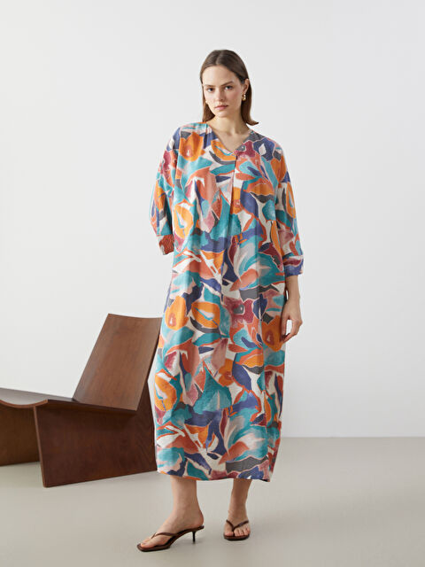 LCW Modest فستان نسائي واسع الحجم بنمط وفتحة رقبة على شكل حرف V - S55040Z8-LRG