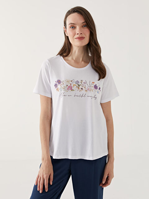 LCW Grace Bisiklet Yaka Çiçekli Kadın Tişört - S56011Z8-FFB