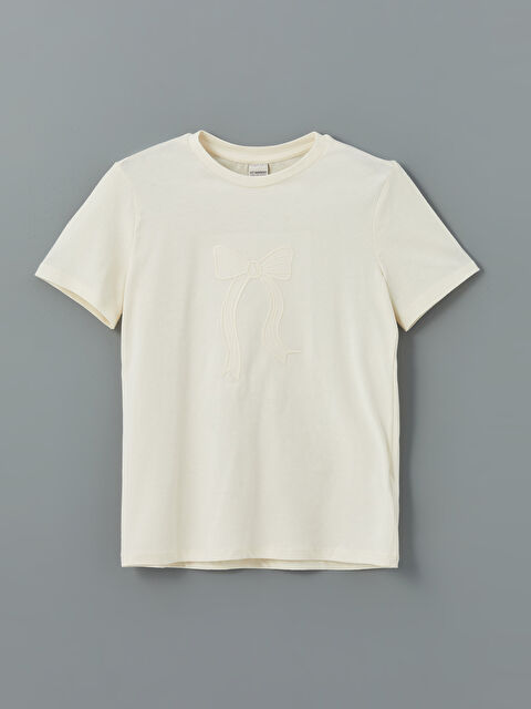 LCW Kids Bisiklet Yaka Fiyonk Nakışlı Kız Çocuk Tişört - S56546Z4-FRC