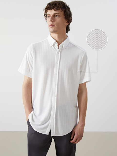 LCWAIKIKI Classic Regular Fit Kısa Kollu Desenli Poplin Erkek Gömlek - S57315Z8-Q6K