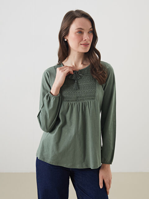 LCW Grace Bağlamalı Yaka Nakışlı Kadın Bluz - S57572Z8-GQQ