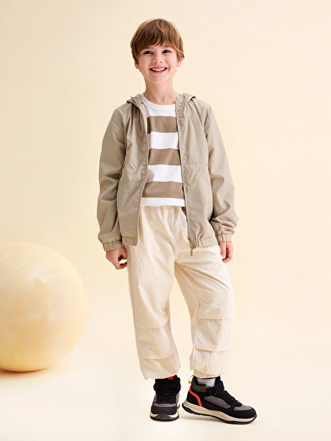 LCW Kids Kapüşonlu Erkek Çocuk Yağmurluk - S58656Z4-FKA