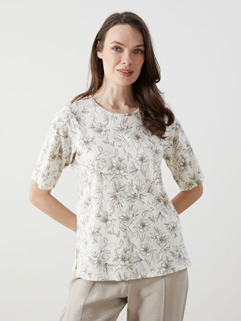 LCW Grace Bisiklet Yaka Çiçekli Kadın Tişört - S59179Z8-LRA