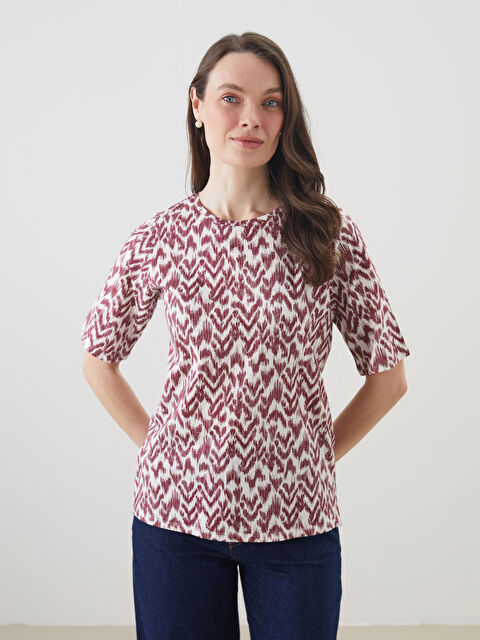 LCW Grace Футболка с цветочным принтом и круглым вырезом.