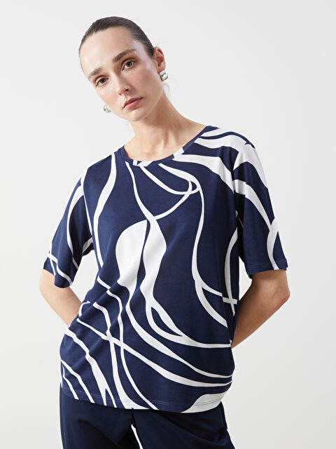 LCWAIKIKI Classic Bisiklet Yaka Desenli Kadın Tişört - S5AG54Z8-LSJ