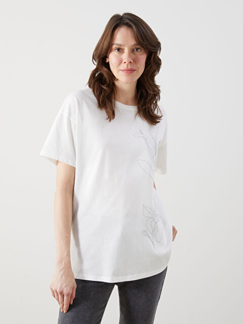 LCWAIKIKI Classic Bisiklet Yaka Çiçekli Kadın Tişört - S5AO57Z8-R9J