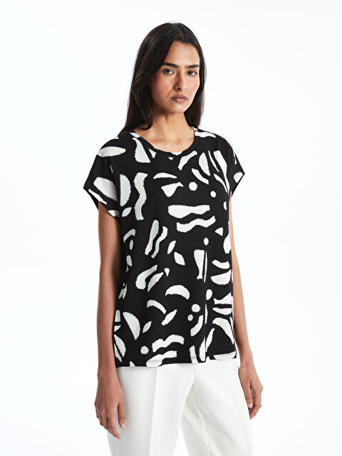 LCWAIKIKI Classic Bisiklet Yaka Desenli Kadın Tişört - S5AT07Z8-LQJ