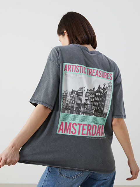 LCW Vision Bisiklet Yaka Amsterdam Baskılı Oversize Kadın Tişört - S5BN63Z8-DC4