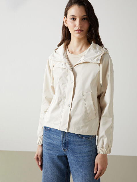 LCW Vision Kapüşonlu Oversize Kadın Yağmurluk - S5CB42Z8-SB4