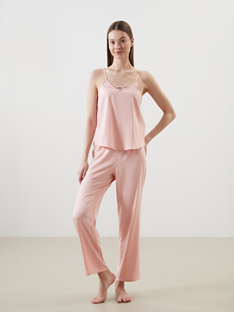 LCW DREAM V Yaka Puantiyeli Askılı Saten Kadın Pijama Takımı - S5CQ94Z8-FJH