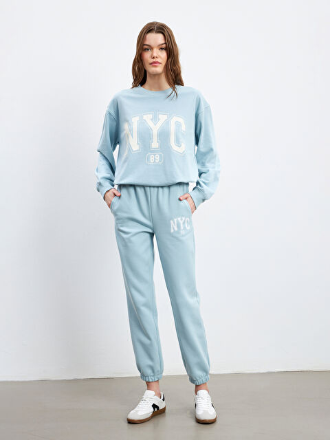 LCWAIKIKI Classic Elastic Waist Chicago Printed Women's Jogger Sweatpants - S5DH98Z8-FGS