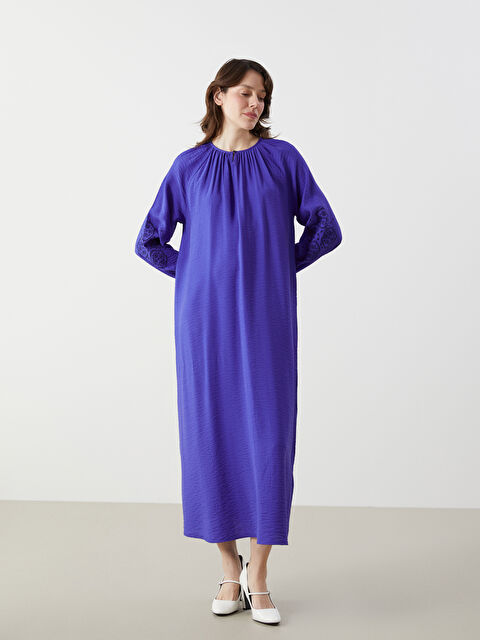 LCWAIKIKI Classic Bisiklet Yaka Nakışlı Elbise