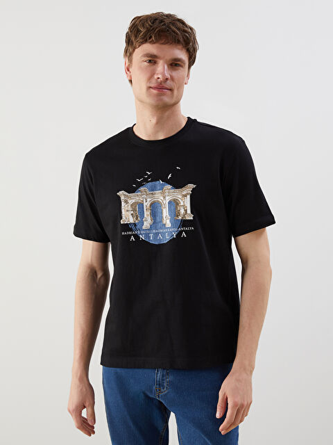 LCWAIKIKI Classic Bisiklet Yaka Antalya Baskılı Penye Erkek Tişört - S5FC02Z8-CVL