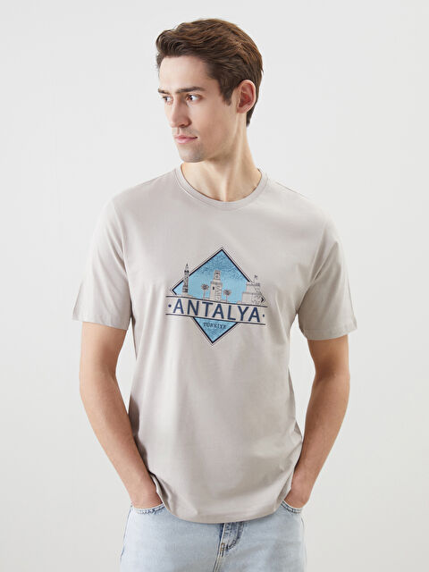LCWAIKIKI Classic Bisiklet Yaka Antalya Baskılı Penye Erkek Tişört - S5FC17Z8-SZT