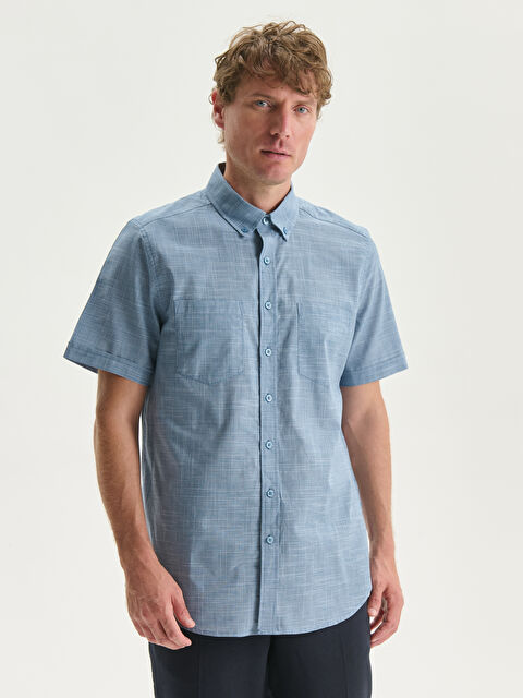 LCWAIKIKI Classic Regular Fit Kısa Kollu Poplin Erkek Gömlek - S5FC30Z8-LN6