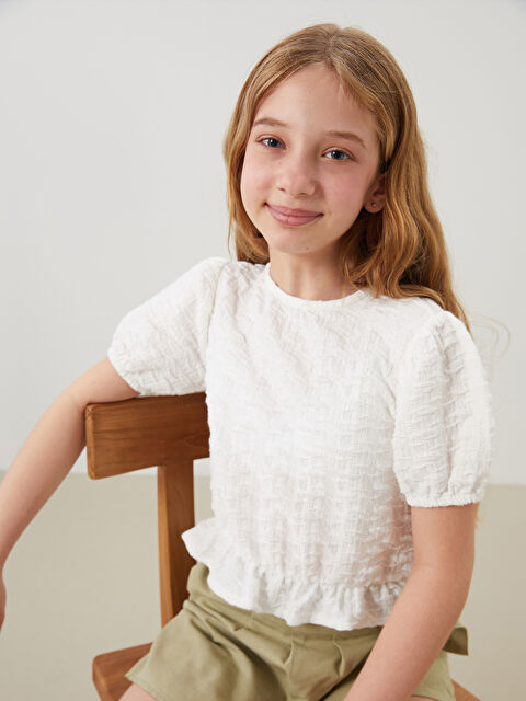 LCW Kids Bisiklet Yaka Fırfır Detaylı Kız Çocuk Tişört - S5FD52Z4-R9J