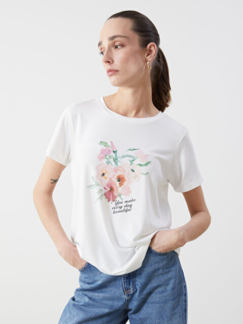 LCWAIKIKI Classic Bisiklet Yaka Baskılı Penye Kadın Tişört - S5FP57Z8-R9J