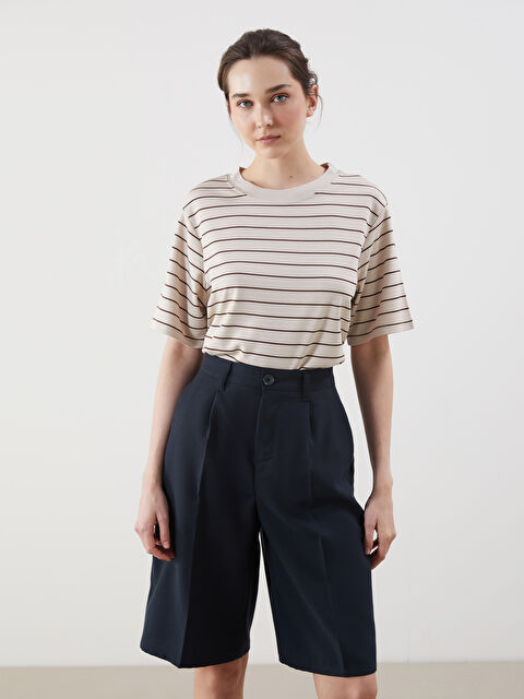 LCWAIKIKI Classic Bisiklet Yaka Çizgili Oversize Kadın Tişört - S5FP71Z8-LFC